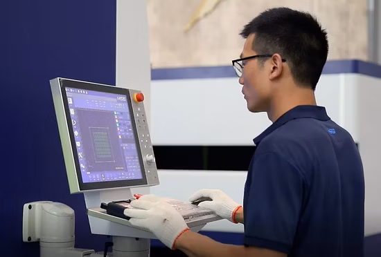 6kw/8kw/10kw/12kw Ipg/Raycus 힘 최대 섬유 레이저 절단 장비 농업 기계 항공 우주 산업을 위한 CNC 금속 섬유 레이저 절단기